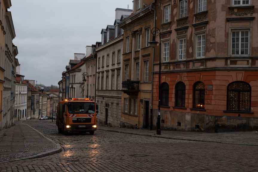Znaczenie Odbioru Makulatury dla Środowiska: Jak Możemy Przyczynić się do&nbsp;Zmiany?
